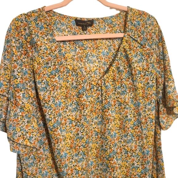 Suzanne Betro Ditzy Dainty Floral Flutter Sleeve Blouse, XL - Picture 3 of 6